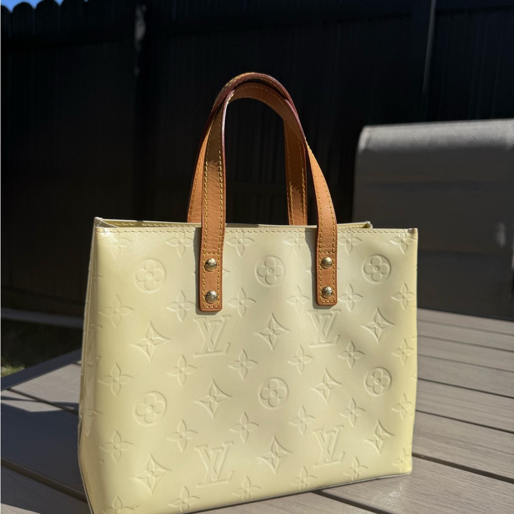 Louis Vuitton Vernis Reade in Excellent Condition
